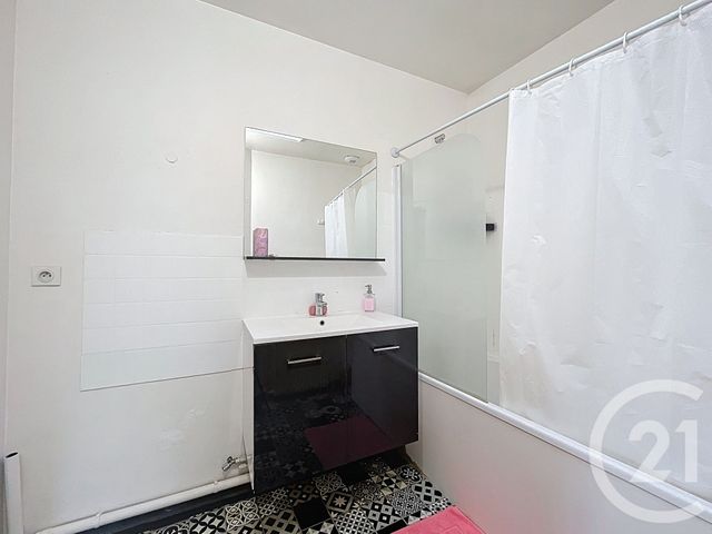 Appartement T2 &agrave; louer - 2 pi&egrave;ces - 62 m2 - Cholet - 49 - PAYS-DE-LOIRE