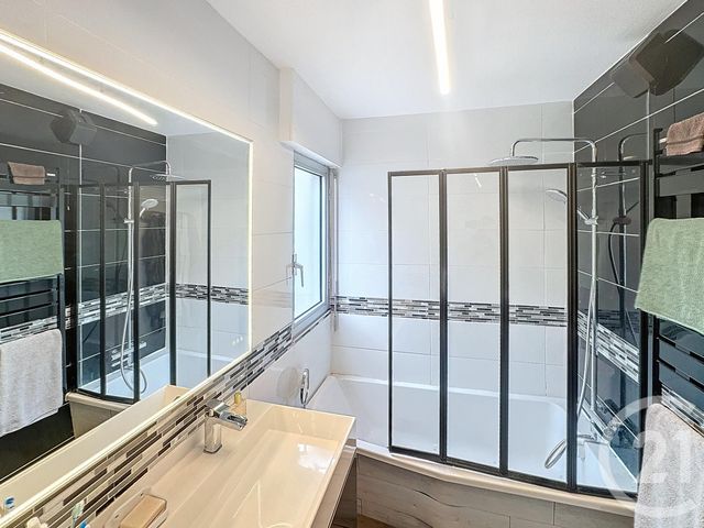 Appartement T4 à vendre - 4 pièces - 76,88 m2 - Bordeaux - 33 - AQUITAINE