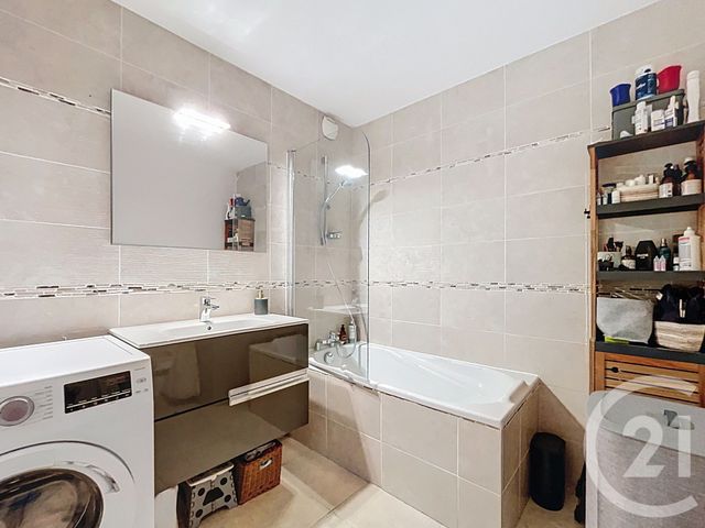 Appartement T3 à vendre - 3 pièces - 72,52 m2 - Bordeaux - 33 - AQUITAINE