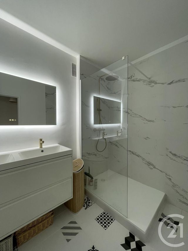 Appartement F5 à vendre - 5 pièces - 98,25 m2 - Bordeaux - 33 - AQUITAINE