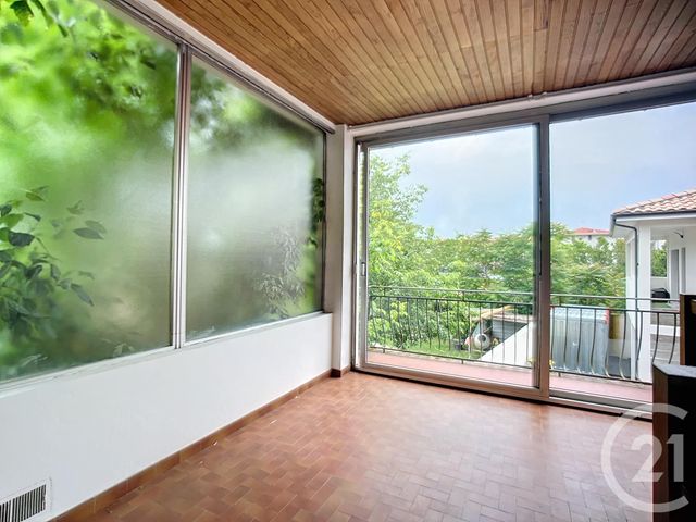 Appartement T5 &agrave; louer - 5 pi&egrave;ces - 162,01 m2 - Biganos - 33 - AQUITAINE