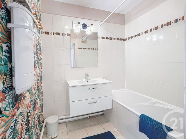 Appartement F4 &agrave; louer - 4 pi&egrave;ces - 68,63 m2 - Gujan Mestras - 33 - AQUITAINE