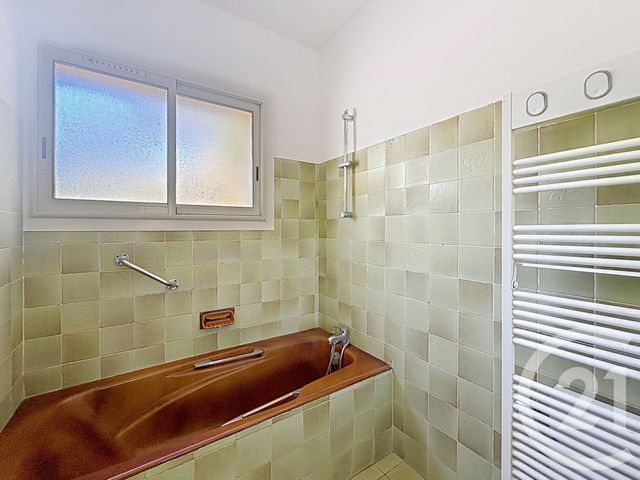 Appartement F3 &agrave; louer - 4 pi&egrave;ces - 81,26 m2 - Salles - 33 - AQUITAINE