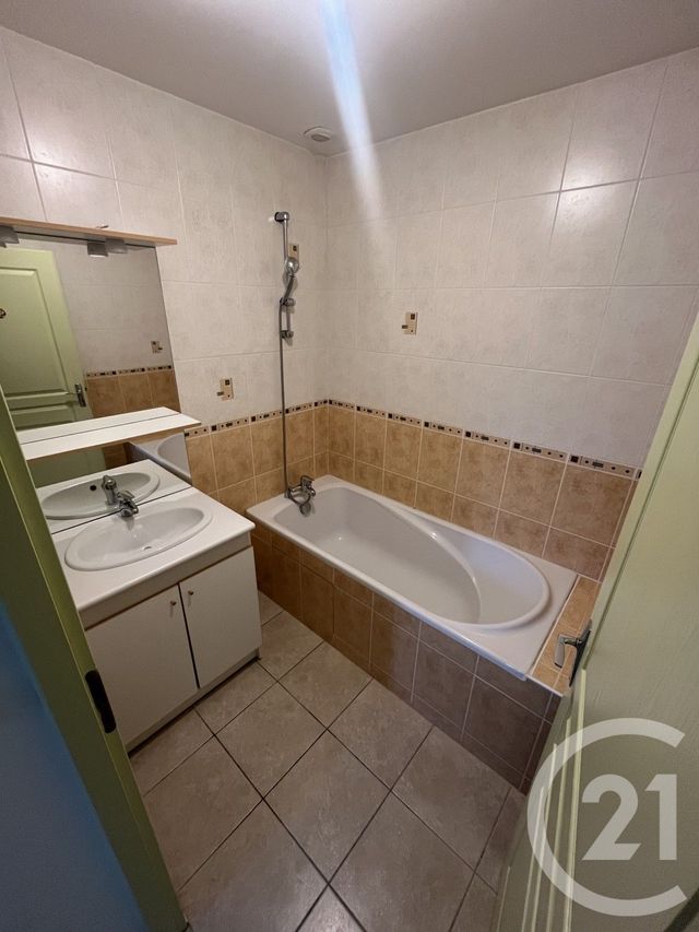 Appartement F3 &agrave; louer - 3 pi&egrave;ces - 60,41 m2 - Espeche - 65 - MIDI-PYRENEES