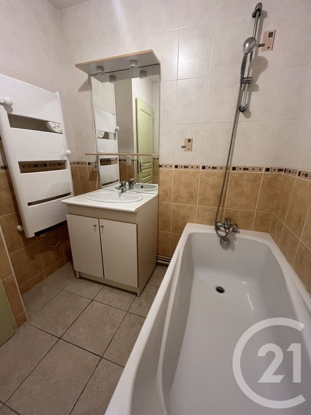 Appartement F3 &agrave; louer - 3 pi&egrave;ces - 60,41 m2 - Espeche - 65 - MIDI-PYRENEES