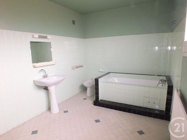 Maison &agrave; louer - 3 pi&egrave;ces - 148 m2 - Lannemezan - 65 - MIDI-PYRENEES