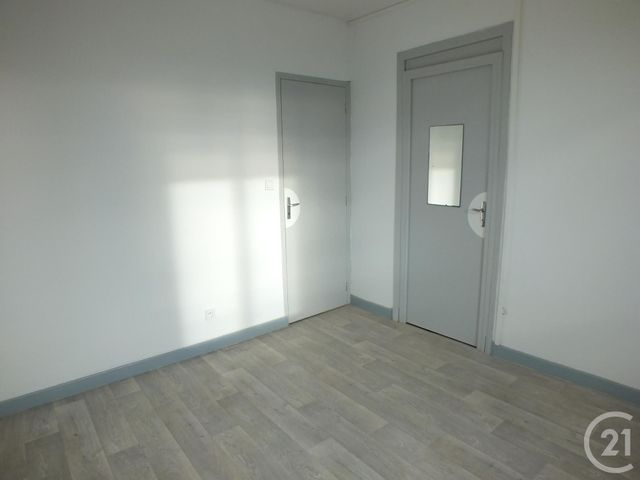 Appartement F2 &agrave; louer - 2 pi&egrave;ces - 39,28 m2 - Lannemezan - 65 - MIDI-PYRENEES