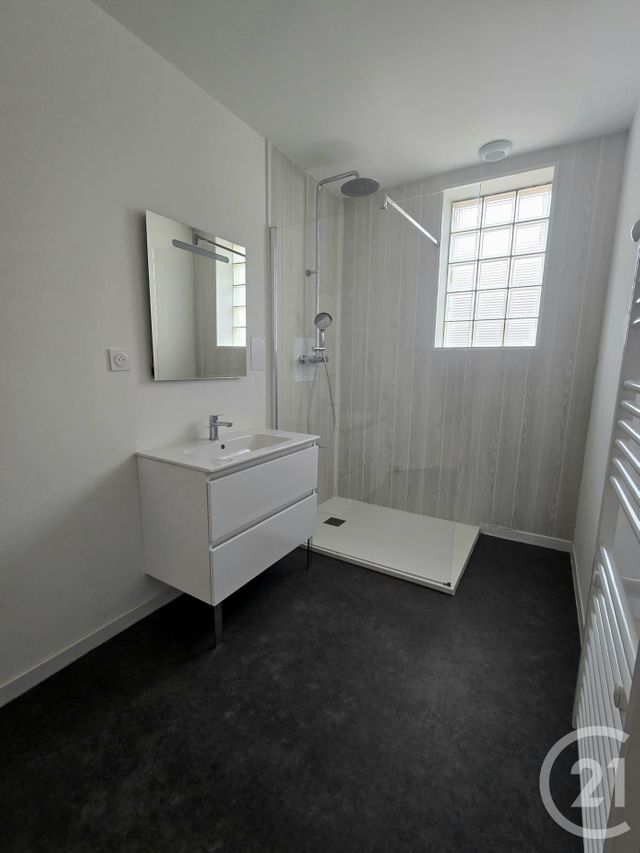 Appartement F4 &agrave; louer - 4 pi&egrave;ces - 86,50 m2 - St Laurent De Neste - 65 - MIDI-PYRENEES