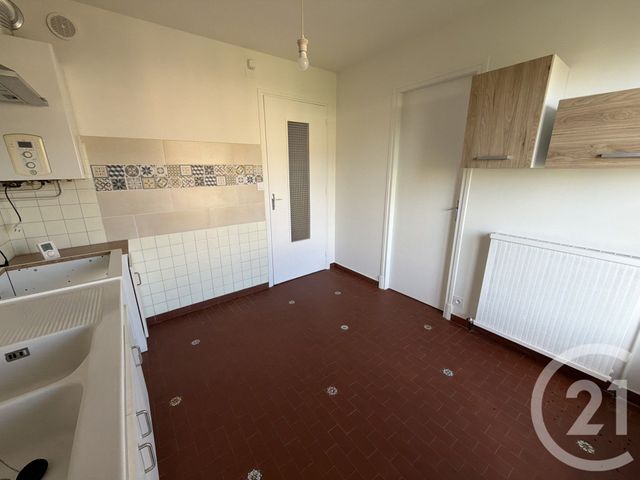 Appartement F3 &agrave; louer - 3 pi&egrave;ces - 73,09 m2 - Lannemezan - 65 - MIDI-PYRENEES