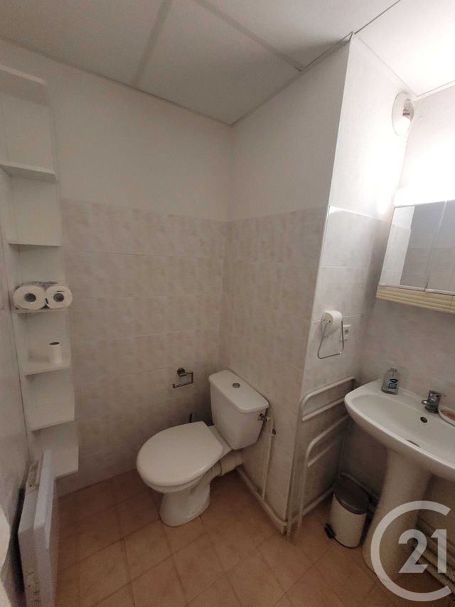 Appartement F2 &agrave; louer - 2 pi&egrave;ces - 32,72 m2 - Capvern Les Bains - 65 - MIDI-PYRENEES
