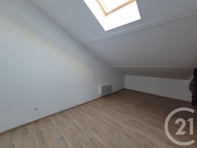 Appartement Duplex &agrave; louer - 4 pi&egrave;ces - 75,30 m2 - Cazeres - 31 - MIDI-PYRENEES