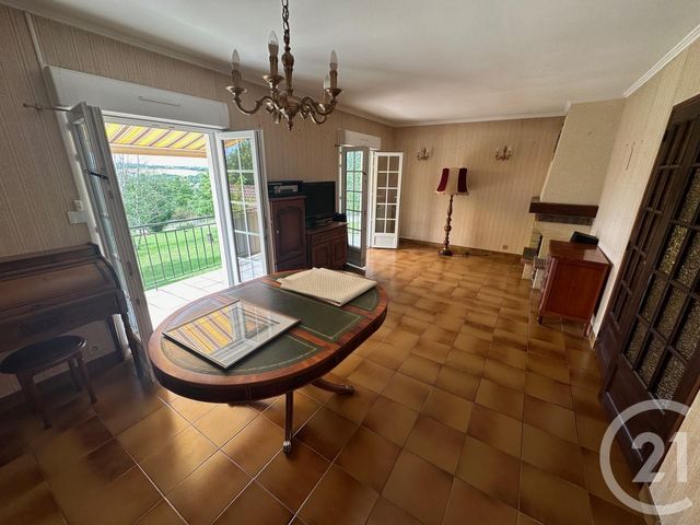 Maison à vendre - 8 pièces - 123,50 m2 - Ruelle Sur Touvre - 16 - POITOU-CHARENTES