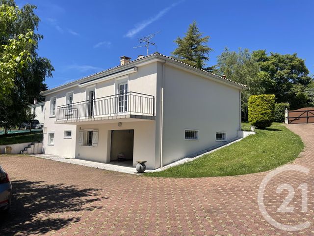 Maison à vendre - 8 pièces - 123,50 m2 - Ruelle Sur Touvre - 16 - POITOU-CHARENTES