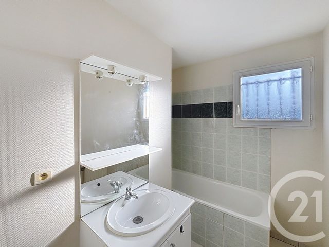 Maison à vendre - 4 pièces - 81,54 m2 - Gond Pontouvre - 16 - POITOU-CHARENTES