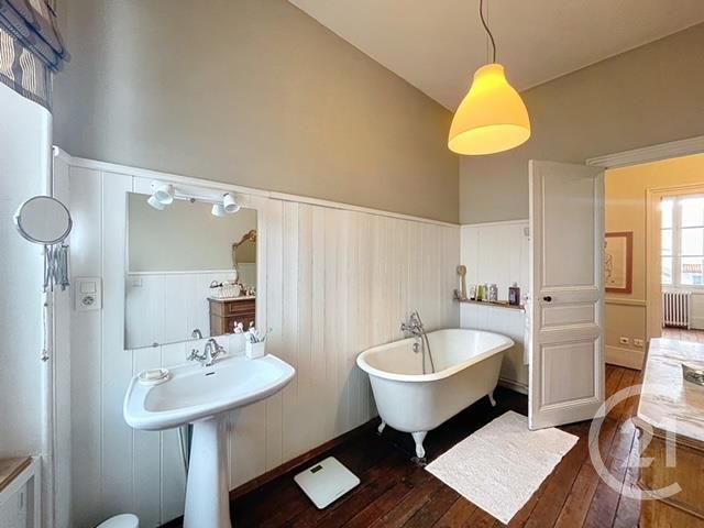 Maison à vendre - 9 pièces - 205,05 m2 - Angouleme - 16 - POITOU-CHARENTES