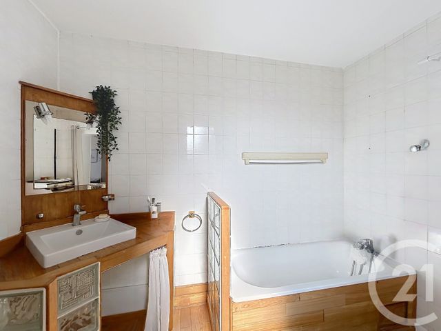 Maison &agrave; louer - 5 pi&egrave;ces - 100,91 m2 - Angouleme - 16 - POITOU-CHARENTES