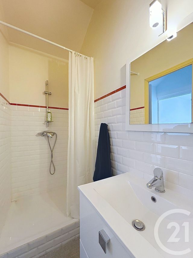 Maison &agrave; louer - 5 pi&egrave;ces - 100,91 m2 - Angouleme - 16 - POITOU-CHARENTES