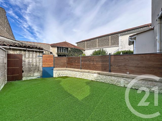 Maison &agrave; louer - 5 pi&egrave;ces - 100,91 m2 - Angouleme - 16 - POITOU-CHARENTES