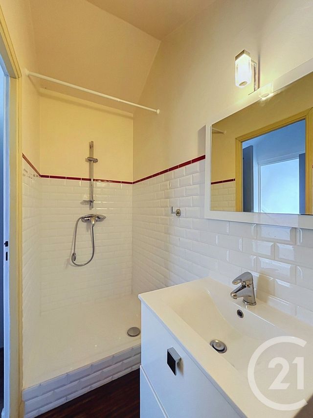 Maison &agrave; louer - 5 pi&egrave;ces - 100,91 m2 - Angouleme - 16 - POITOU-CHARENTES