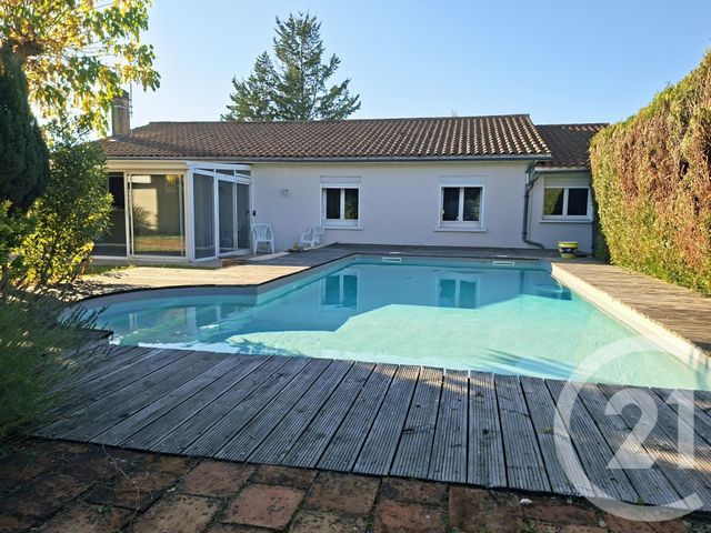 Maison à vendre - 6 pièces - 141 m2 - St Yrieix Sur Charente - 16 - POITOU-CHARENTES