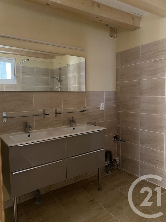 Maison à louer - 7 pièces - 162 m2 - St Genis D Hiersac - 16 - POITOU-CHARENTES