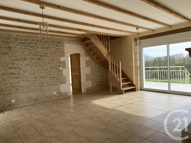 Maison à louer - 7 pièces - 162 m2 - St Genis D Hiersac - 16 - POITOU-CHARENTES