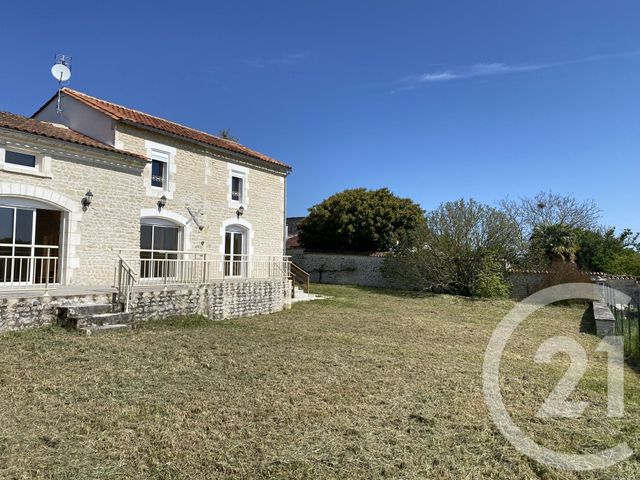 Maison à louer - 7 pièces - 162 m2 - St Genis D Hiersac - 16 - POITOU-CHARENTES