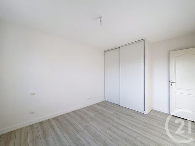 Maison &agrave; louer - 5 pi&egrave;ces - 113 m2 - L Isle D Espagnac - 16 - POITOU-CHARENTES