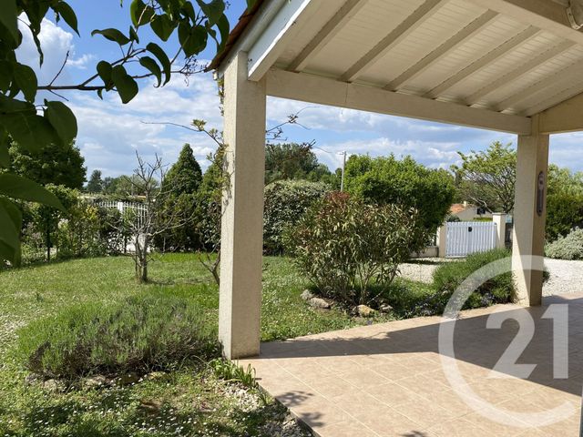 Maison &agrave; louer - 5 pi&egrave;ces - 113 m2 - L Isle D Espagnac - 16 - POITOU-CHARENTES