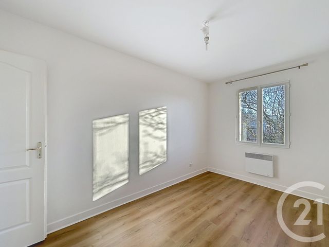 Maison &agrave; louer - 5 pi&egrave;ces - 113 m2 - L Isle D Espagnac - 16 - POITOU-CHARENTES