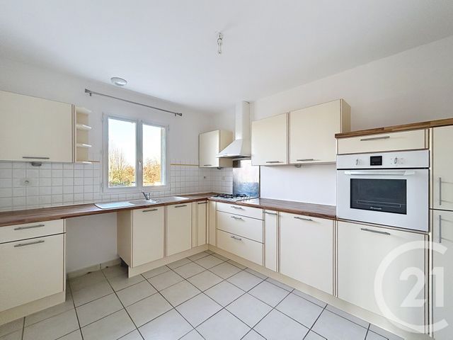 Maison &agrave; louer - 5 pi&egrave;ces - 113 m2 - L Isle D Espagnac - 16 - POITOU-CHARENTES