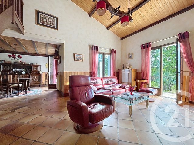 Maison à vendre - 6 pièces - 123,22 m2 - Voeuil Et Giget - 16 - POITOU-CHARENTES