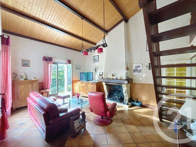 Maison à vendre - 6 pièces - 123,22 m2 - Voeuil Et Giget - 16 - POITOU-CHARENTES
