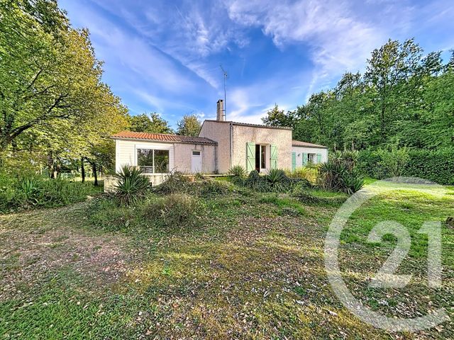 Maison à vendre - 6 pièces - 123,22 m2 - Voeuil Et Giget - 16 - POITOU-CHARENTES