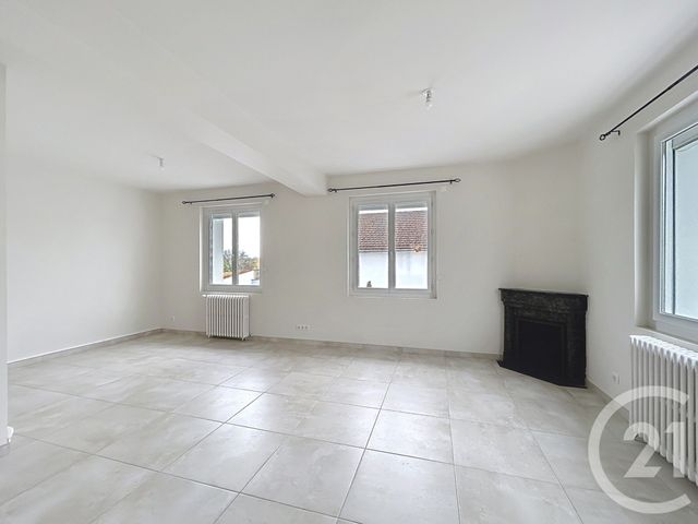 Maison à louer - 4 pièces - 123,28 m2 - Ruelle Sur Touvre - 16 - POITOU-CHARENTES