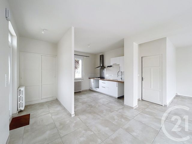 Maison à louer - 4 pièces - 123,28 m2 - Ruelle Sur Touvre - 16 - POITOU-CHARENTES