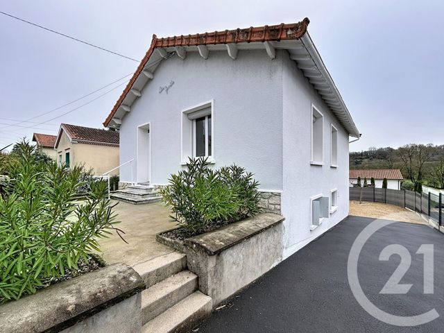 Maison à louer - 4 pièces - 123,28 m2 - Ruelle Sur Touvre - 16 - POITOU-CHARENTES