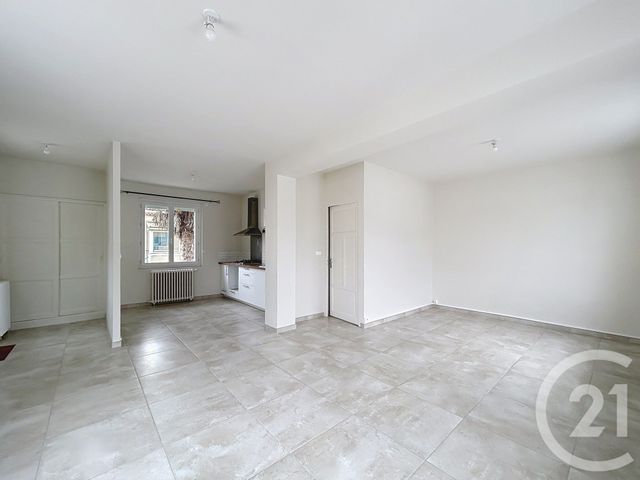 Maison à louer - 4 pièces - 123,28 m2 - Ruelle Sur Touvre - 16 - POITOU-CHARENTES