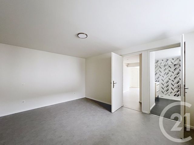 Maison à louer - 4 pièces - 123,28 m2 - Ruelle Sur Touvre - 16 - POITOU-CHARENTES