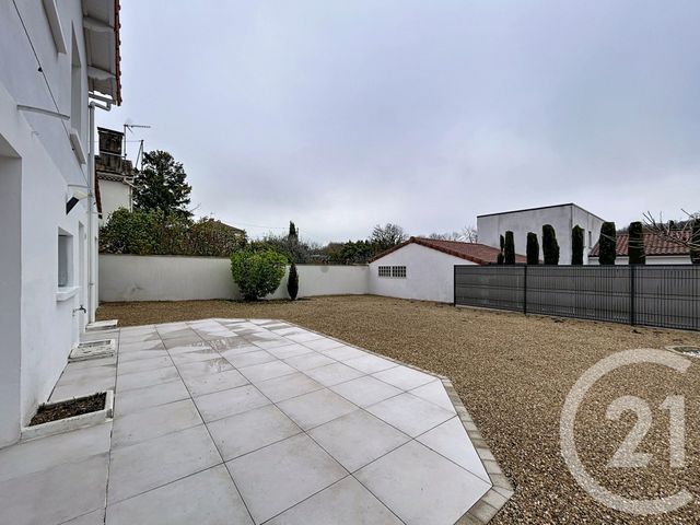 Maison à louer - 4 pièces - 123,28 m2 - Ruelle Sur Touvre - 16 - POITOU-CHARENTES