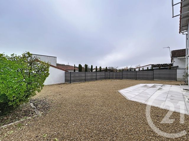 Maison à louer - 4 pièces - 123,28 m2 - Ruelle Sur Touvre - 16 - POITOU-CHARENTES