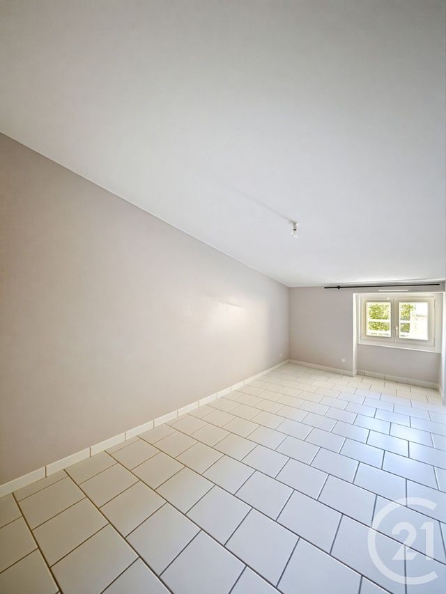 Maison à louer - 4 pièces - 93,70 m2 - Gond Pontouvre - 16 - POITOU-CHARENTES