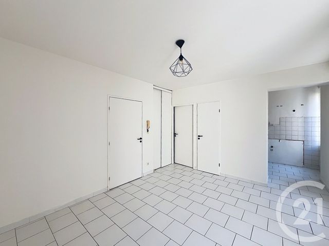 Appartement F1 &agrave; louer - 1 pi&egrave;ce - 26,98 m2 - Angouleme - 16 - POITOU-CHARENTES