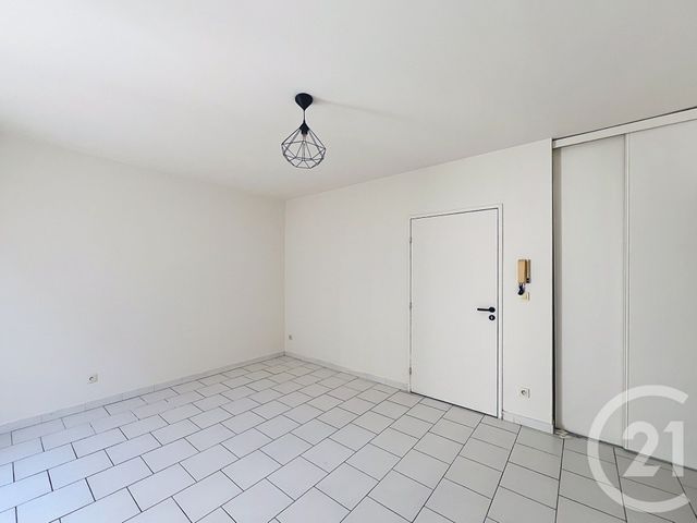 Appartement F1 &agrave; louer - 1 pi&egrave;ce - 26,98 m2 - Angouleme - 16 - POITOU-CHARENTES