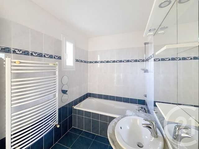 Maison à vendre - 5 pièces - 109 m2 - Gond Pontouvre - 16 - POITOU-CHARENTES