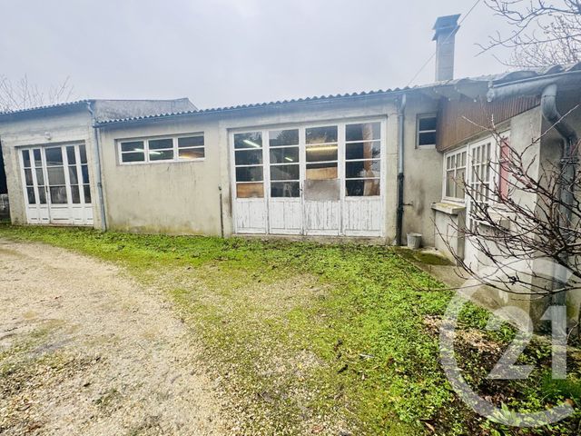 Maison à vendre - 2 pièces - 150 m2 - Soyaux - 16 - POITOU-CHARENTES