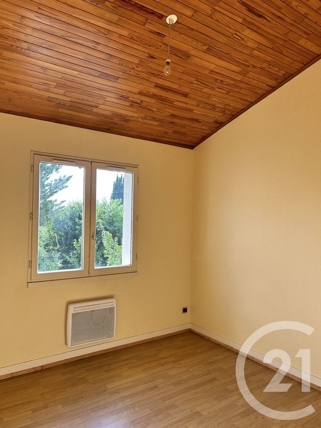 Appartement F2 &agrave; louer - 2 pi&egrave;ces - 32,01 m2 - St Michel - 16 - POITOU-CHARENTES