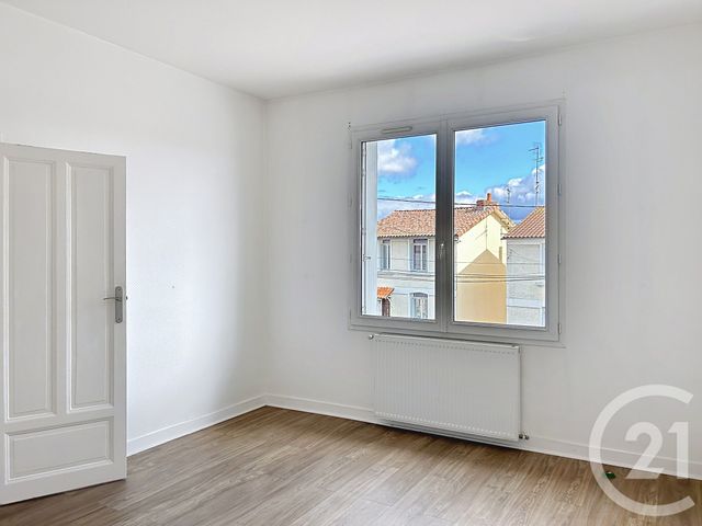 Appartement F3 à louer - 3 pièces - 92 m2 - Gond Pontouvre - 16 - POITOU-CHARENTES