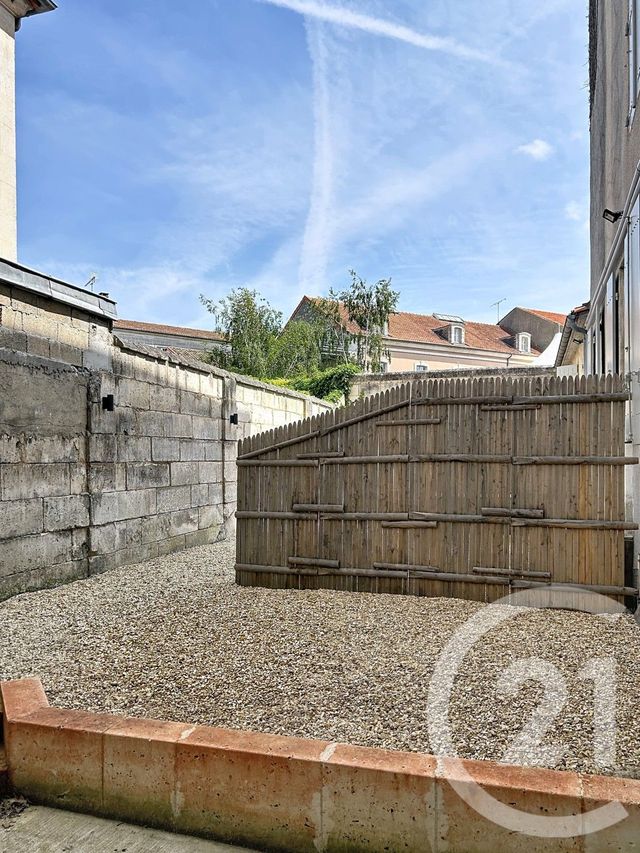 Appartement Studio &agrave; louer - 1 pi&egrave;ce - 26,75 m2 - Angouleme - 16 - POITOU-CHARENTES