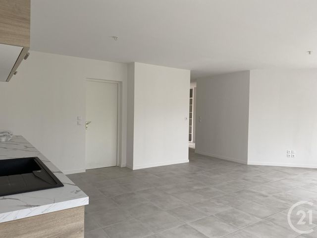 Maison &agrave; louer - 4 pi&egrave;ces - 92,74 m2 - Angouleme - 16 - POITOU-CHARENTES